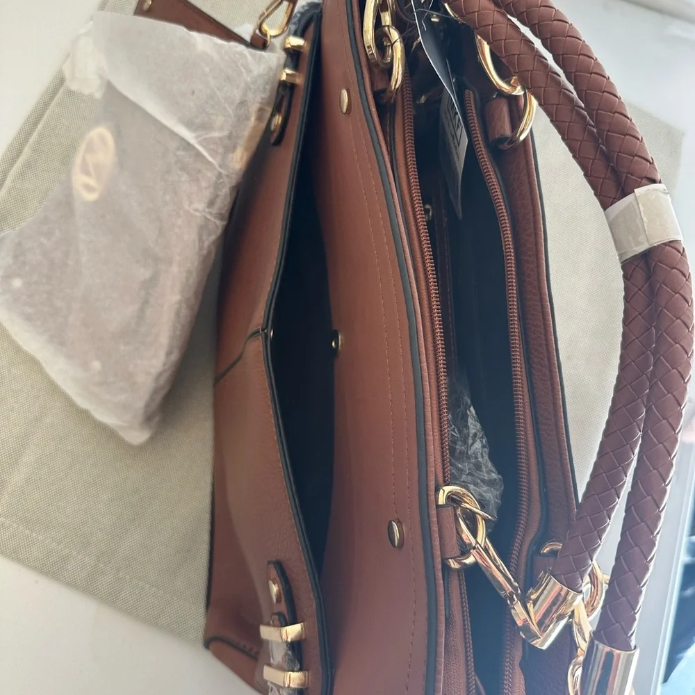NWT MIA K. Collection Women's Leather Brown Handbag/Crossbody with Wristlet - Picture 10 of 15